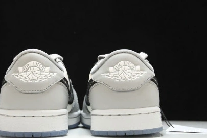 LOW DR JORDAN X AIR 1 553668-998 1218